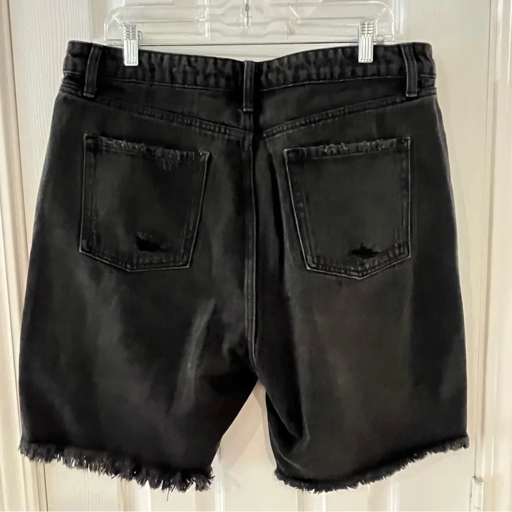 Wild Fable Women's High Rise Distressed Bermuda
Shorts. Size 14 - Picture 2 of 5